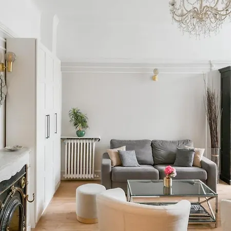 Apartment Chic On The Champs-elysees With Ac *