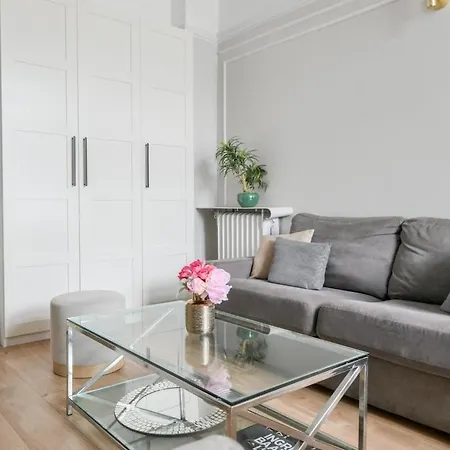 Chic On The Champs-elysees With Ac Apartment Paris