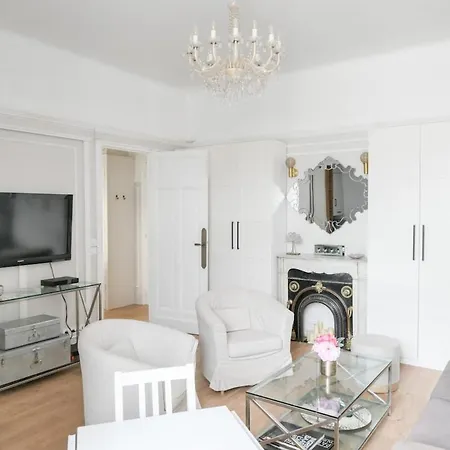 Apartment Chic On The Champs-elysees With Ac Paris