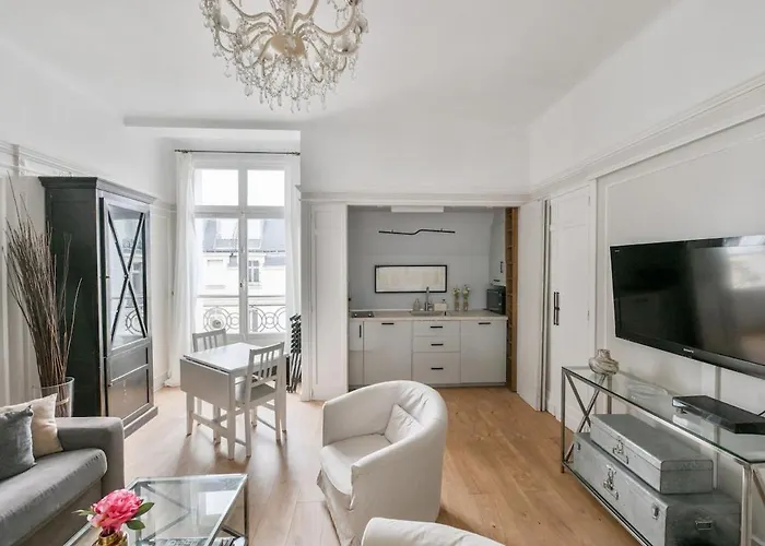 Chic On The Champs-elysees With Ac