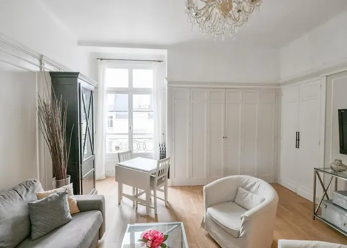 Chic On The Champs-elysees With Ac Appartement *